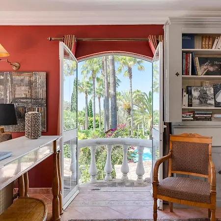 Oasis By Cadenzalux Villa