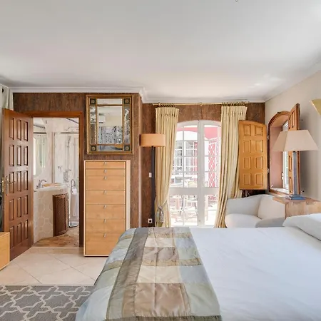 Oasis By Cadenzalux Villa *